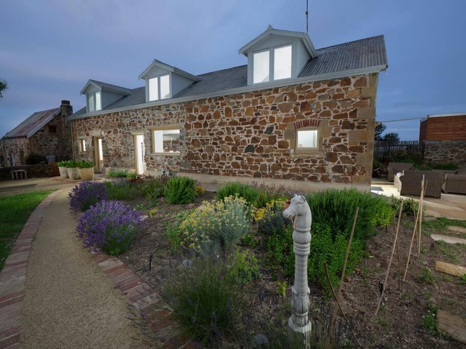 *Newly Relisted* Coach House At Lisdillon Vineyard Villa Little Swanport Buitenkant foto
